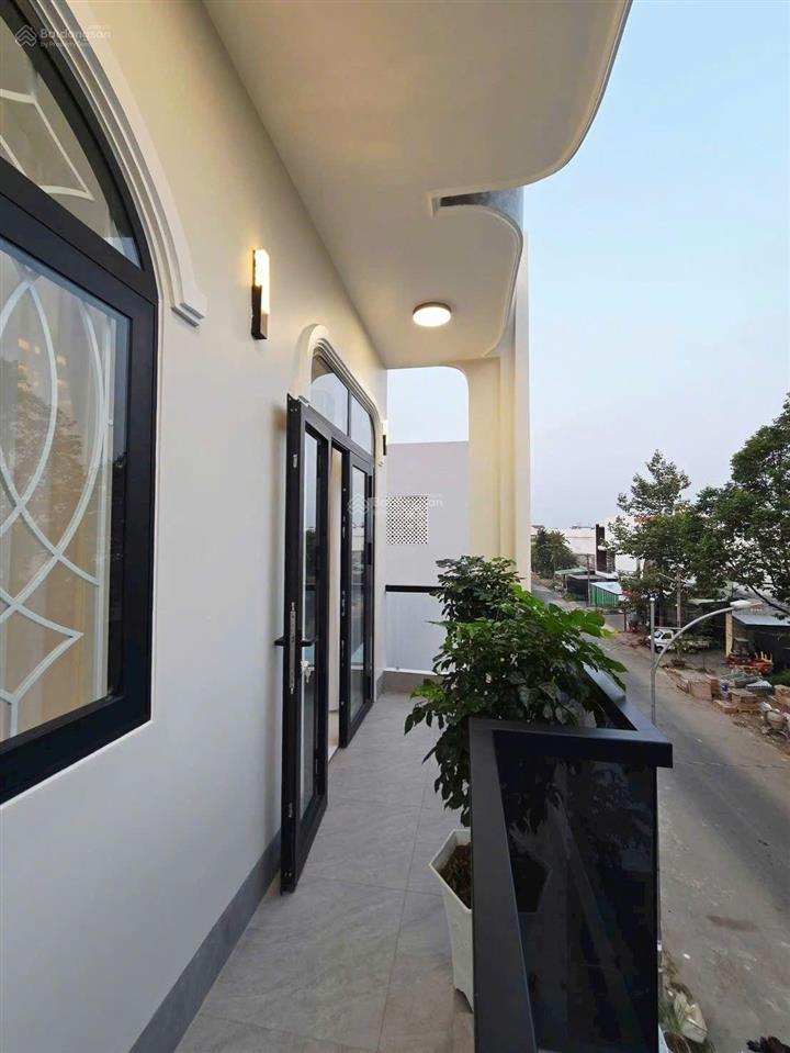 Nhà 6,3 tỷ 1 trệt 2 lầu đường d3 kdc hồng loan, p cái răng, tp cần thơ