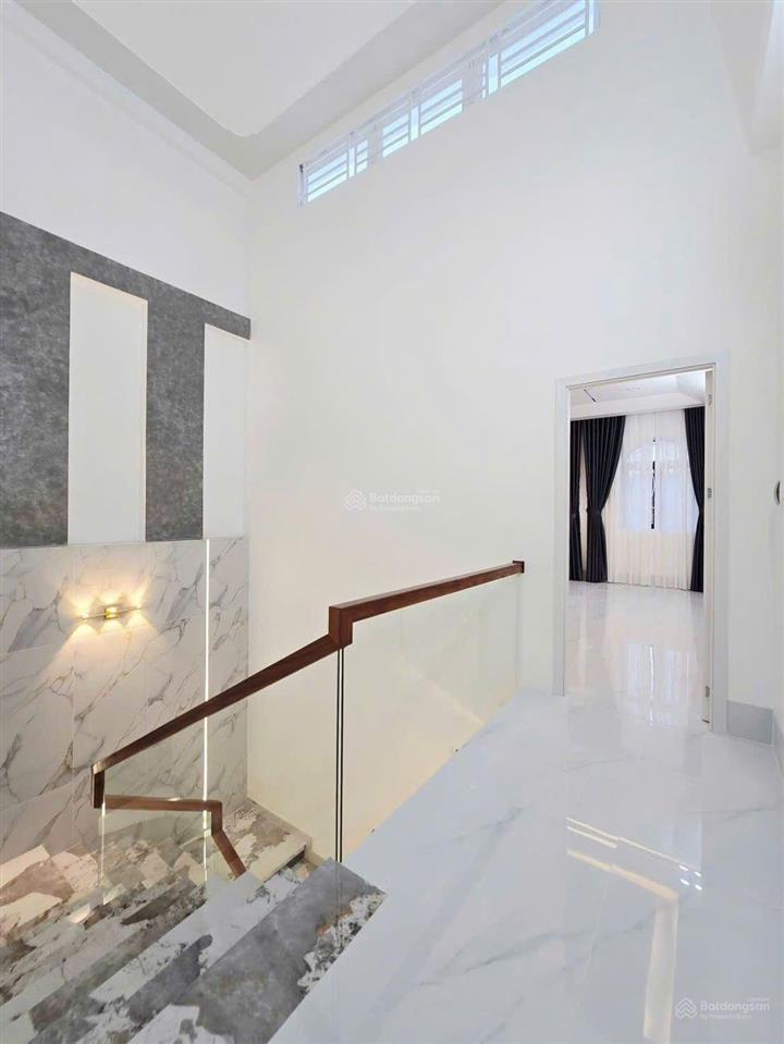 Nhà 6,3 tỷ 1 trệt 2 lầu đường d3 kdc hồng loan, p cái răng, tp cần thơ