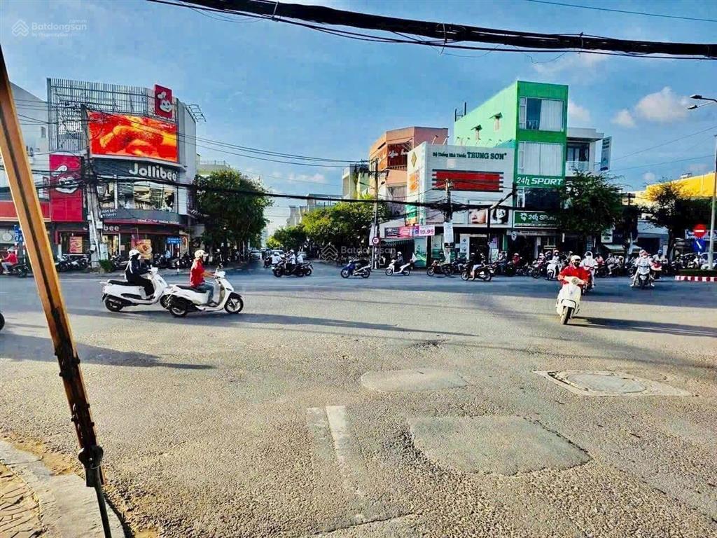 Nhà 11 tỷ 2 lầu kế góc 2 mặt tiền trần ngọc quế và 30/4  xuân khánh  ninh kiều  cần thơ