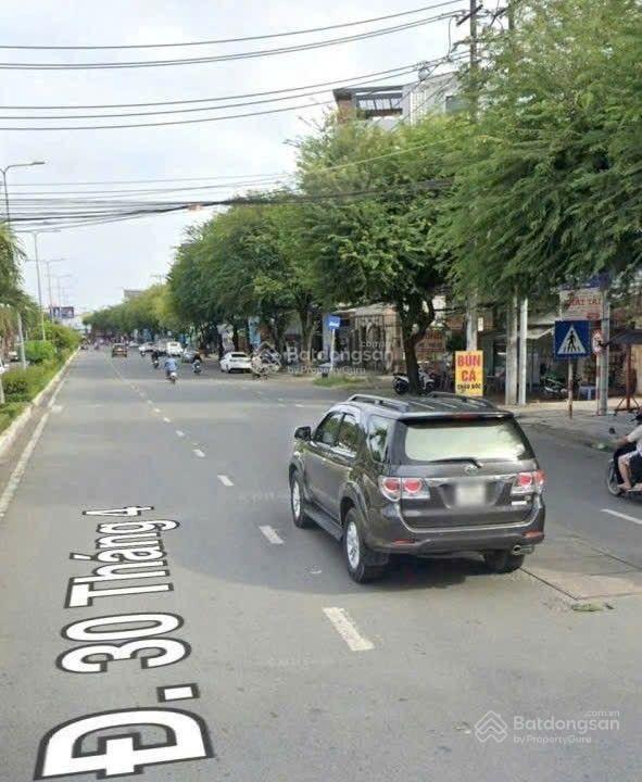 Bán nhà mặt phố 30/4, 26 tỷ, 95m2, 2pn, 2wc, pháp lý đầy đủ, giá ưu đãi tp cần thơ