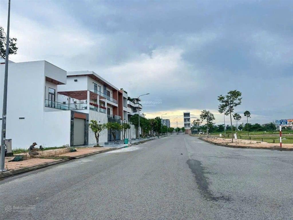 Bán dãy minihouse đường 5a, 280 m2, kđt hồng phát an bình, kế bên fpt và bv sis, tp cần thơ