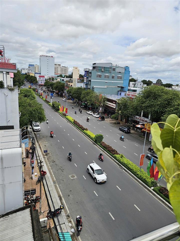Bán nhà mặt phố đường 30/4, 18 tỷ, 52 m2, giá tốt, view đẹp, p xuân khánh, q. ninh kiều, cần thơ