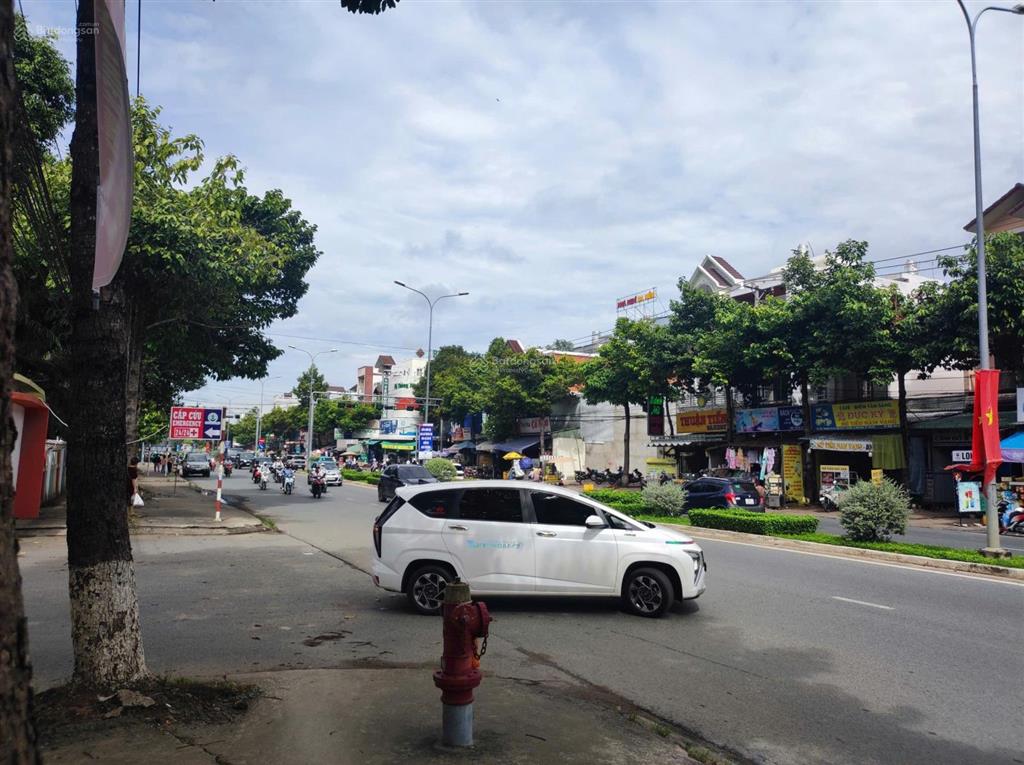 Nhà mặt tiền 198 m2 43,5 tỷ nguyễn văn cừ gần bv nhi trung tâm thành phố cần thơ