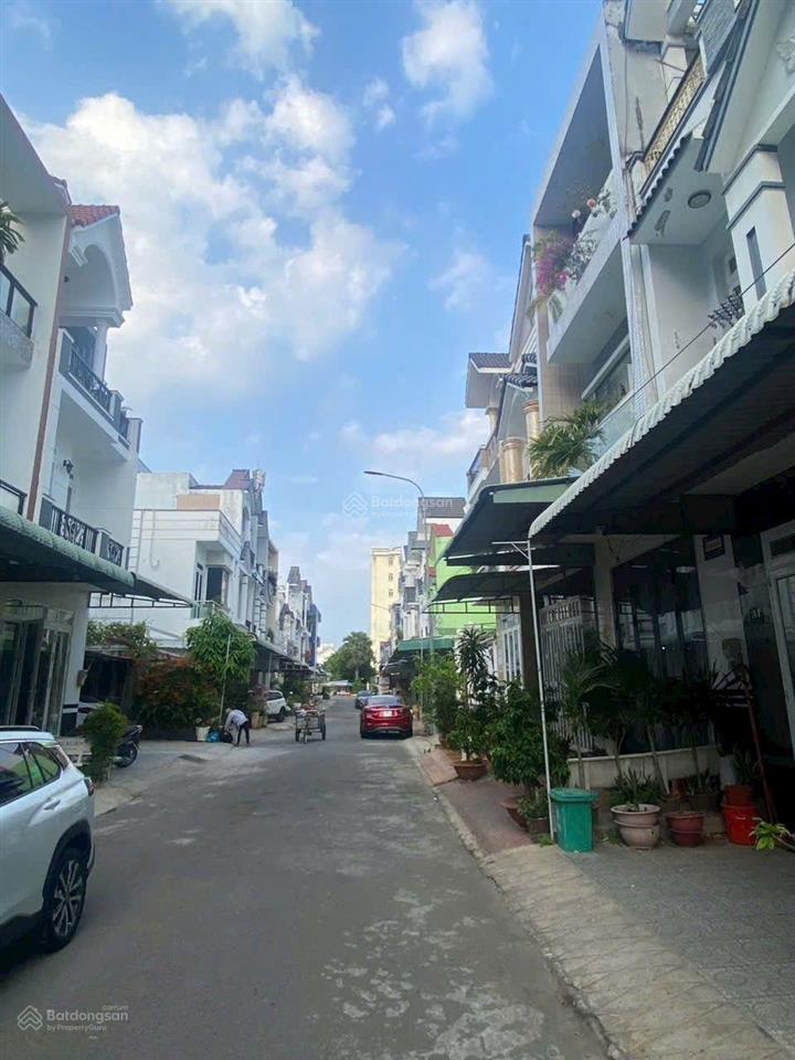 Bán nhà 1 trệt 2 lầu 4,6 tỷ kdc hưng phú 1, tp cần thơ