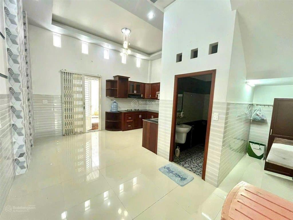 Bán nhà 1 trệt 2 lầu 4,6 tỷ kdc hưng phú 1, tp cần thơ