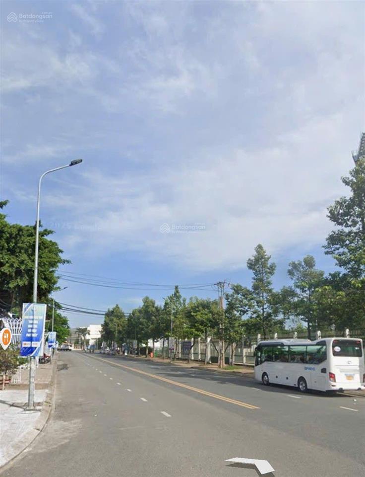 Nhà bốn lầu 11,2 tỷ mặt tiền đường lê lợi gần sân vận động, p. cái khế, tp cần thơ
