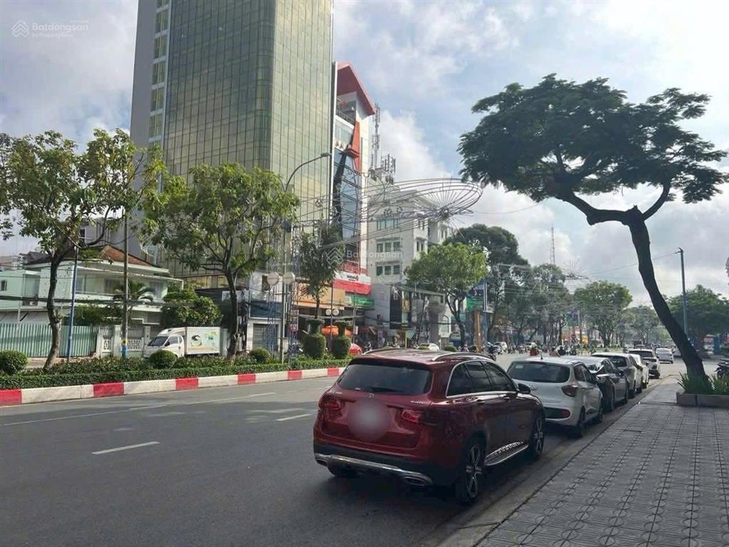 Bán gấp tòa nhà mặt tiền đại lộ hòa bình, p. tân an, tp cần thơ