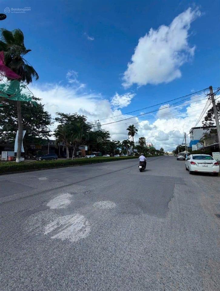 Bán nền mặt tiền đường mai chí thọ  trục chính vào quảng trường tây đô  cái răng  tp. cần thơ