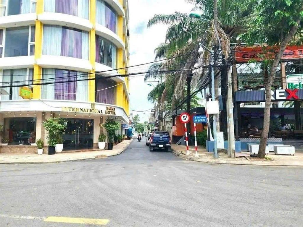 Bán nhà 1 trệt, 2 lầu, mặt tiền đường trần quốc toản, p. tân an, q. ninh kiều, tp cần thơ 10,5 tỷ