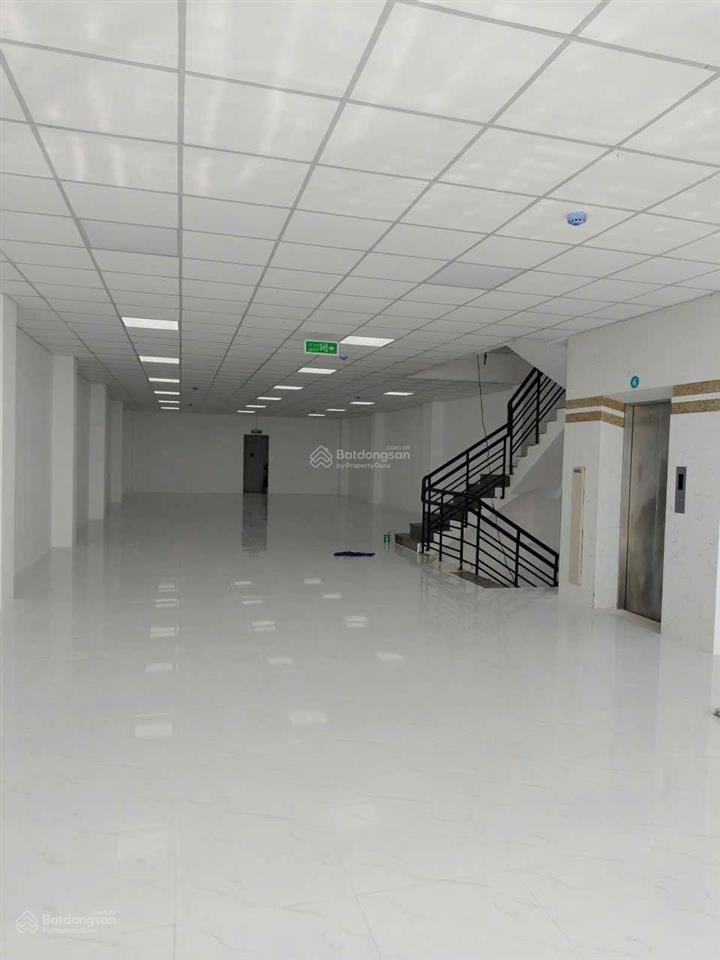 Cho thuê toà nhà 1 hầm 06 tầng mới  có thang máy  mặt tiền đường trần hưng đạo cần thơ