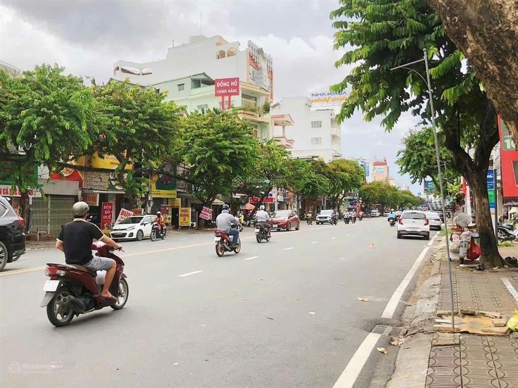Nhà ba lầu 13,6 tỷ mặt tiền lý tự trọng, p ninh kiều, trung tâm tp cần thơ