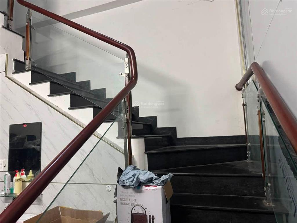 Nhà mới đẹp hai lầu 5,8 tỷ kdc 515 đường 30/4, phường tân an, tp cần thơ