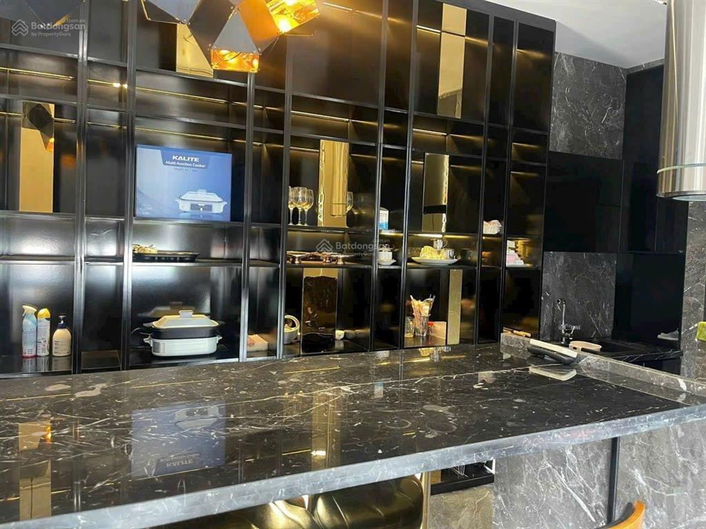 Bán nhà góc 3 mặt tiền đường mặt tiền huỳnh cương, view đẹp bờ hồ thoáng mát, q. ninh kiều, tp ct