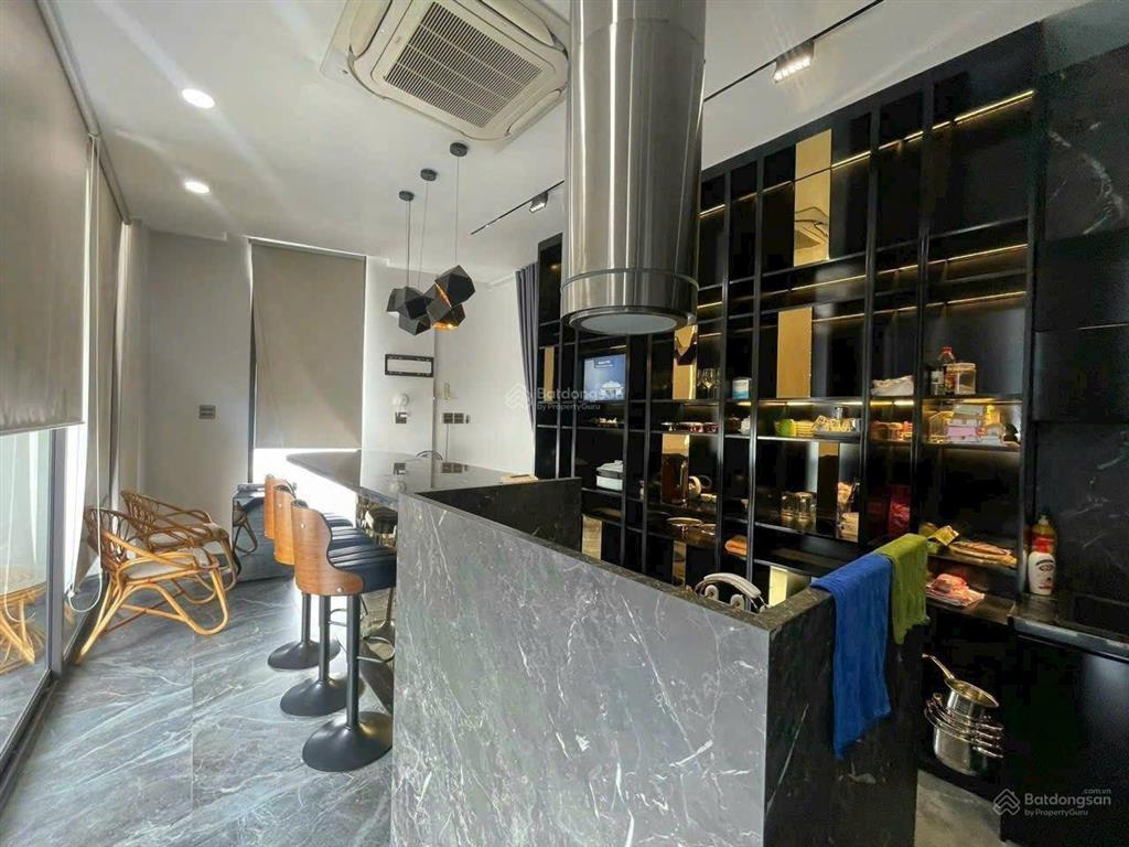 Bán nhà góc 3 mặt tiền đường mặt tiền huỳnh cương, view đẹp bờ hồ thoáng mát, q. ninh kiều, tp ct
