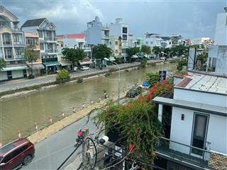 Bán nhà góc 3 mặt tiền đường mặt tiền huỳnh cương, view đẹp bờ hồ thoáng mát, q. ninh kiều, tp ct