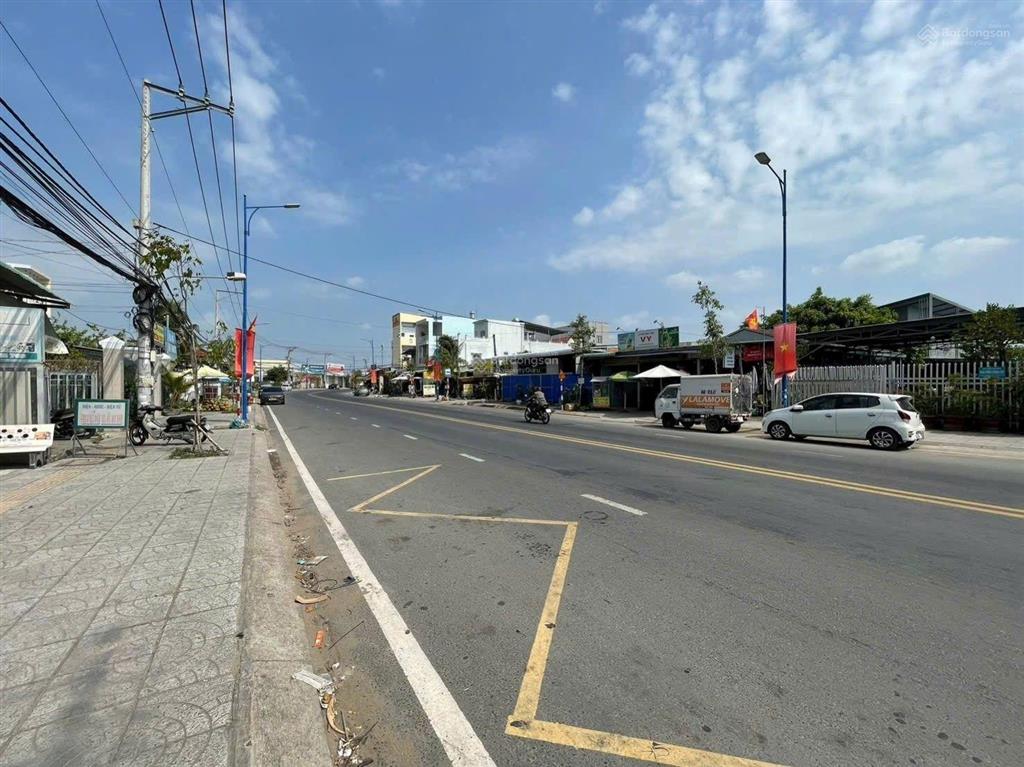 Bán 450m2 đất có 134,6 thổ cư mặt tiền hoàng quốc việt, ninh kiều, tp cần thơ.