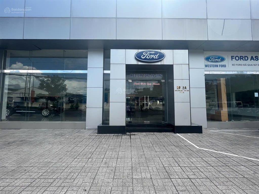 Bán đất showroom ô tô mặt tiền trần hưng đạo long xuyên  an giang