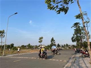 Chủ ngộp ngân hàng bán lỗ lô đất ngã tư tân quy, 80m2, thổ cư, sổ riêng, đường nhựa, giá 1tỷ350