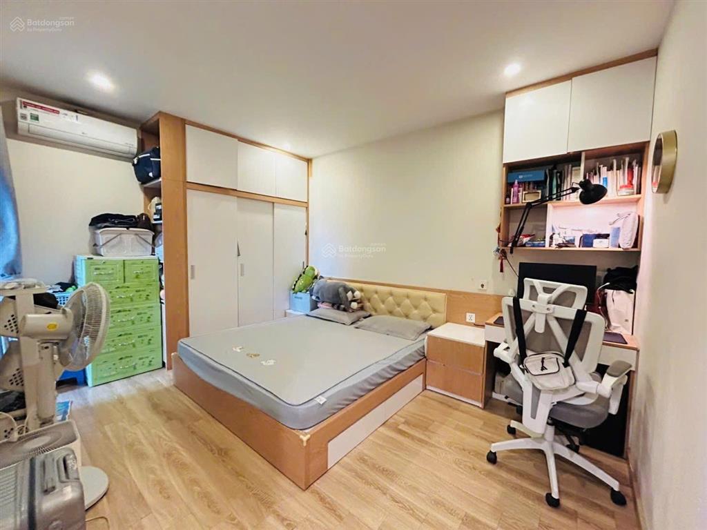 Bán cc tại vov mễ trì, 5,5 tỷ, căn góc 74m2, 2pn, 1wc, 2 ban công.