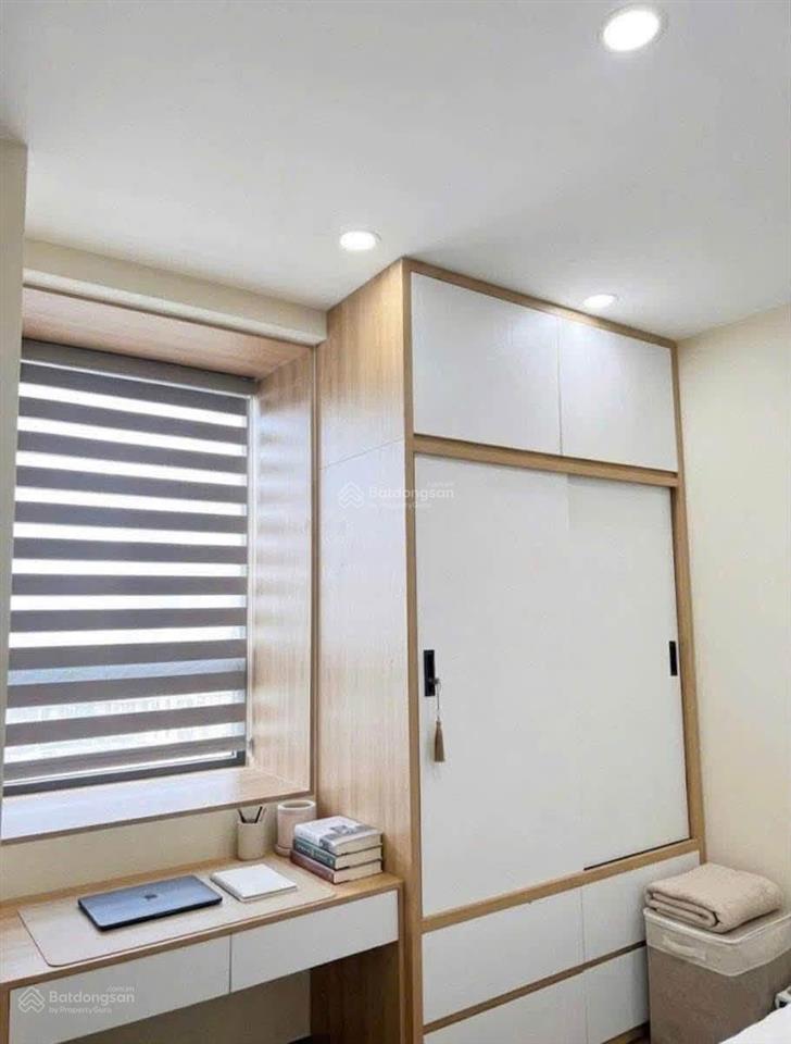 Chính chủ bán chung cư vov mễ trì, căn góc 74m2, 2pn 2vs, 2 ban công, hướng mát full nội thất