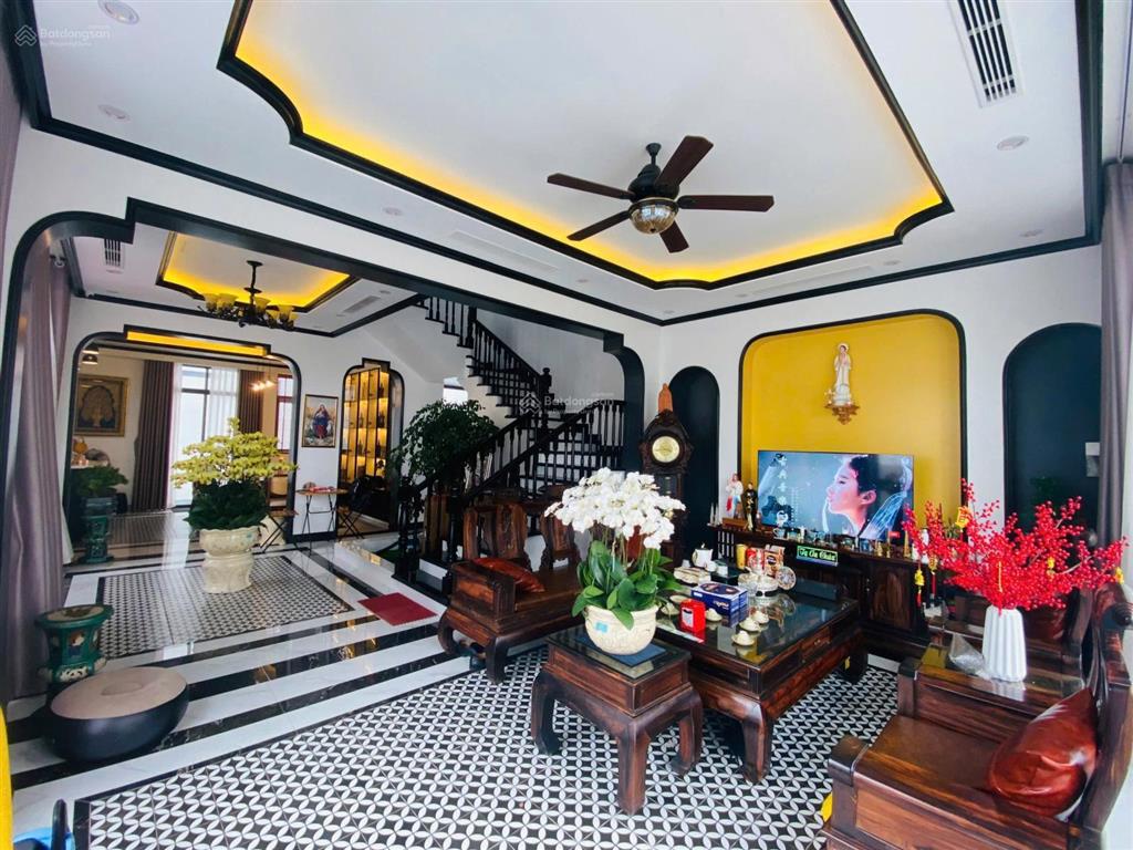 Chính chủ cần bán biệt thự khu đô thị mới dương nội. 180m2 mt9,5m mặt sàn 327m2 full nội thất.