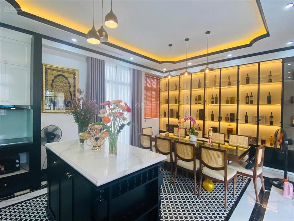 Chính chủ cần bán biệt thự khu đô thị mới dương nội. 180m2 mt9,5m mặt sàn 327m2 full nội thất.