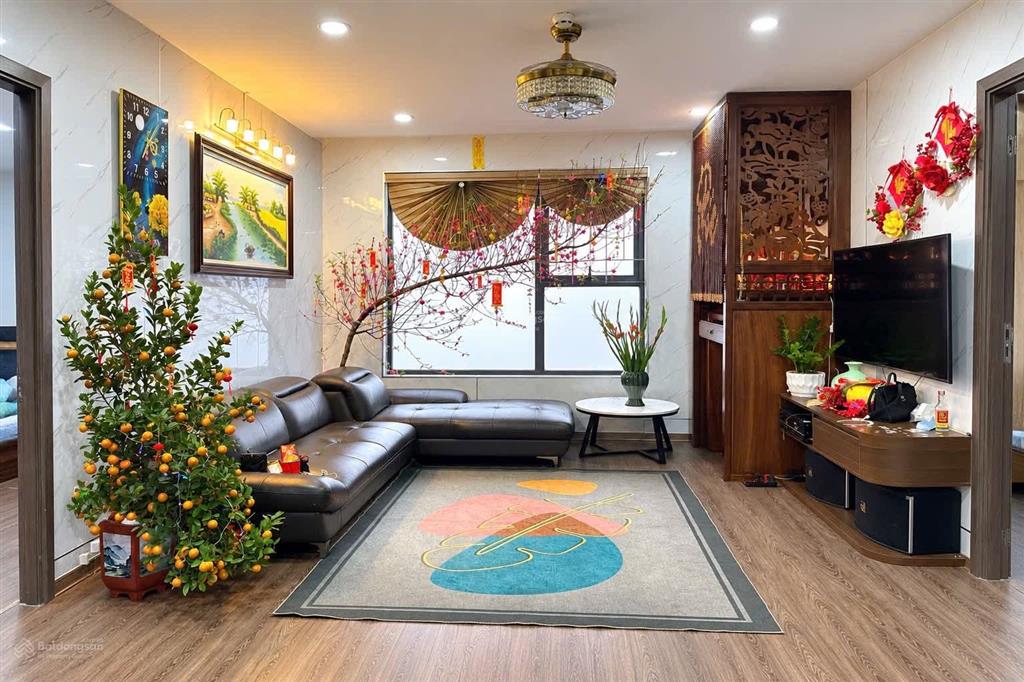 Bán gấp căn góc 92m2 ban công đông nam 3pn 2vs. tòa ct2e chung cư vov mễ trì, full nội thất.