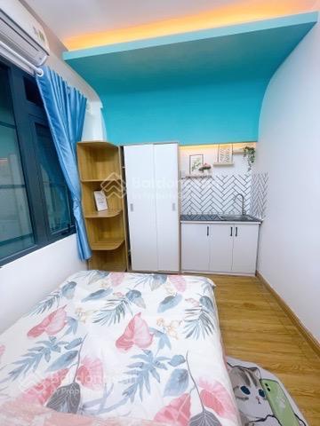 Phòng rộng 20m2, nội thất đầy đủ