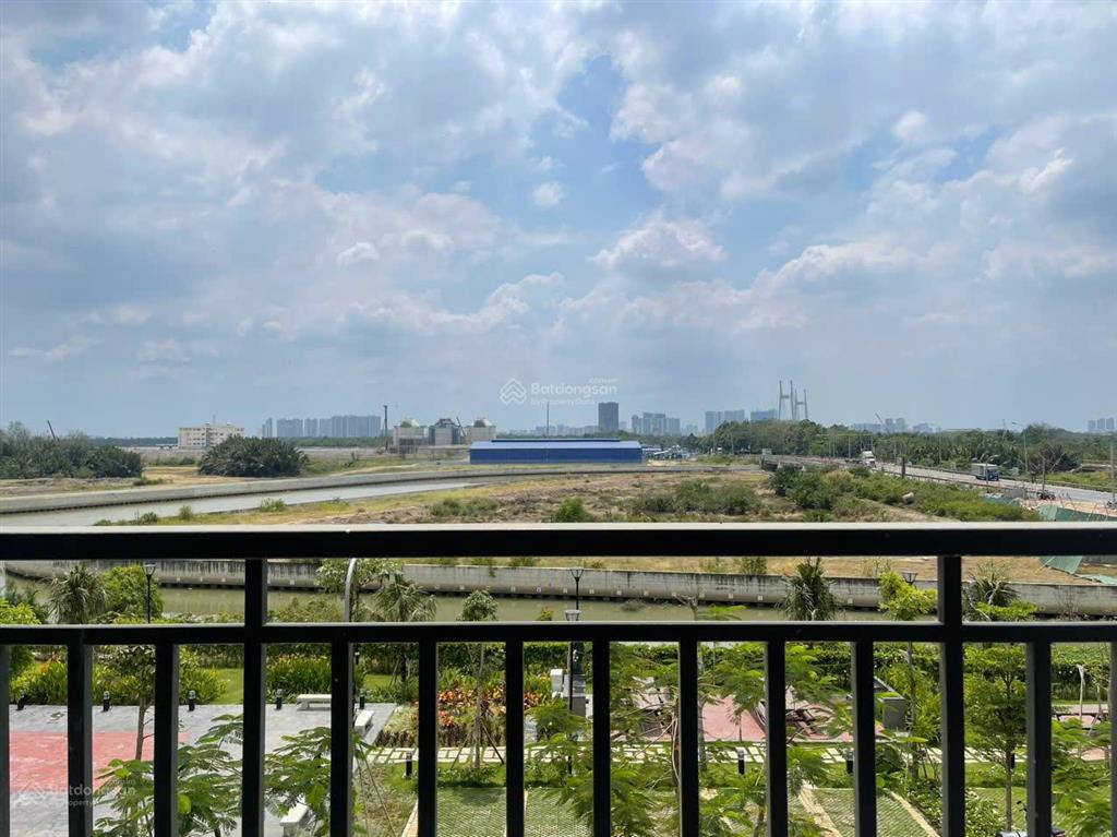 Cho thuê gấp căn hộ căn 2 view 68m2 2pn2wc nhà trống hoặc full nt giá tốt dự án