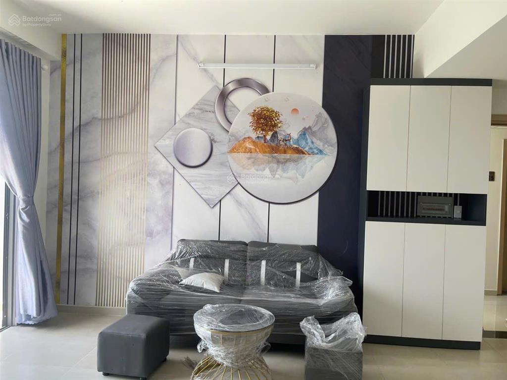 Cho thuê gấp căn hộ căn 2 view 68m2 2pn2wc nhà trống hoặc full nt giá tốt dự án