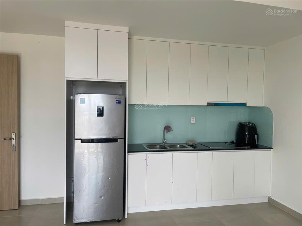 Cho thuê gấp căn hộ căn 2 view 68m2 2pn2wc nhà trống hoặc full nt giá tốt dự án