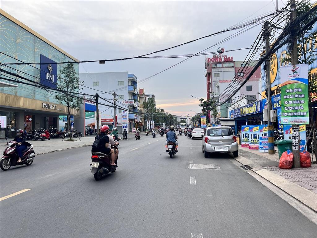 Bất động sản mặt tiền kinh doanh đắc địa bậc nhất biên hòa, 1600m2 sàn mặt tiền phạm văn thuận