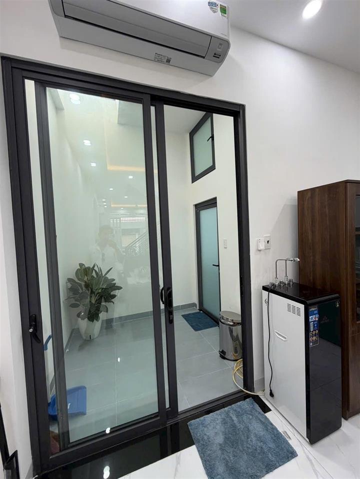 **Bán nhà P.5, Tân Bình ; hẻm 736 Cách Mạng Tháng 8, (6m*9) 2 tầng
