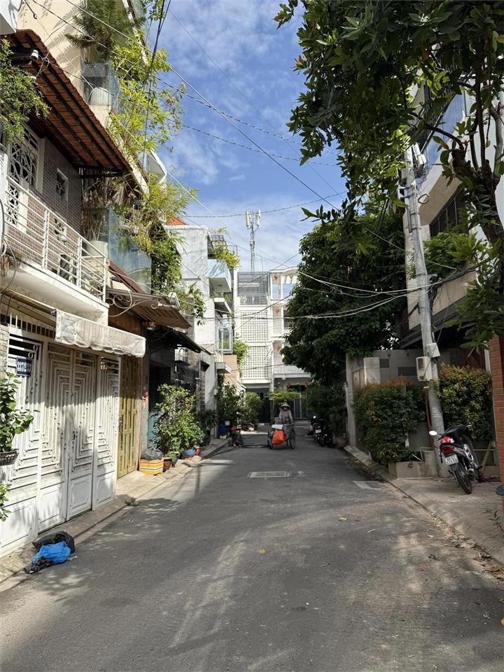 **Bán nhà hẻm Nguyễn Trọng Tuyển, P1, Tân Bình (5,5*13,5) chỉ 7,7 tỷ