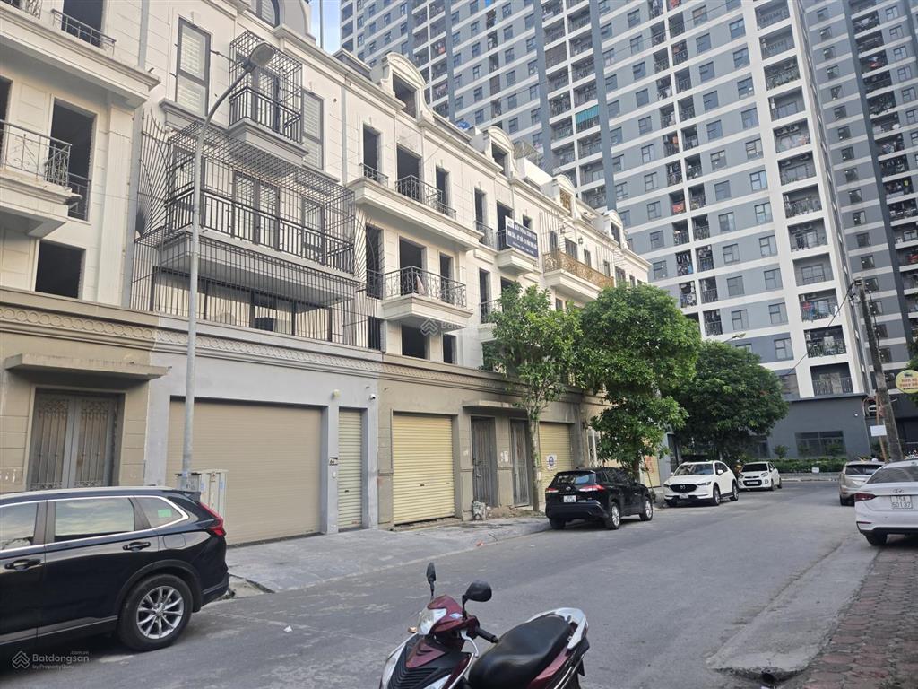 Bán nhanh liền kề cực đẹp ngay chung cư bluestar, cách hồ 1 dãy, sổ chính chủ 90m2, nhận nhà ngay.