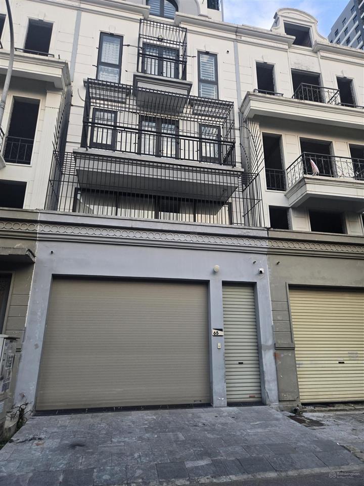 Bán nhanh liền kề cực đẹp ngay chung cư bluestar, cách hồ 1 dãy, sổ chính chủ 90m2, nhận nhà ngay.