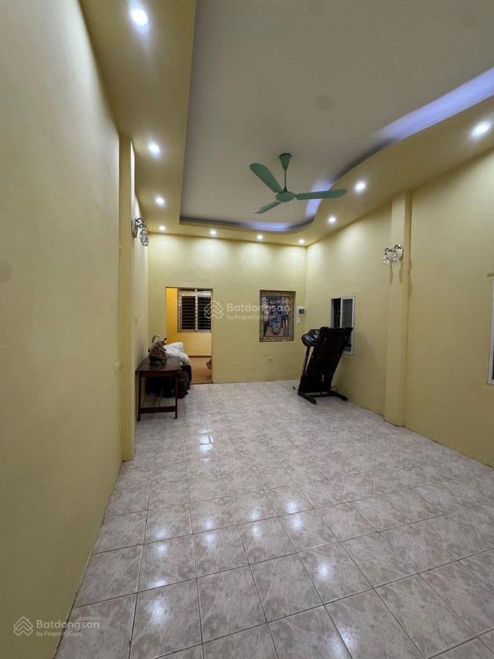 Bán nhà 30m2 xây 5 tầng ngõ 3 gác 1 ngoặt ra đến phố giá 6 tỷ