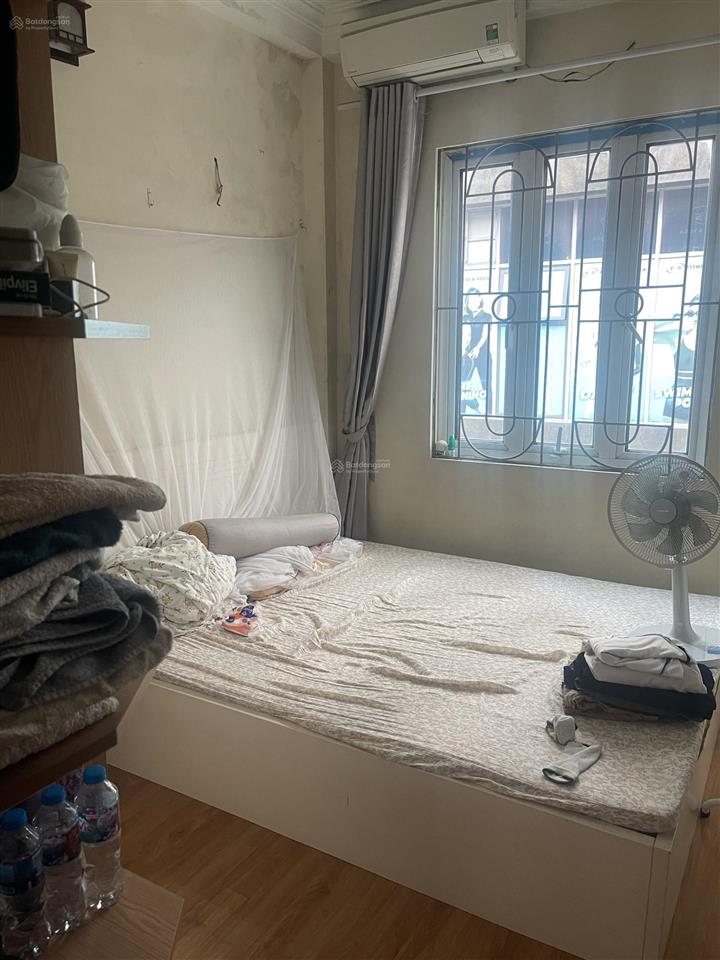 Bán nhà dân xây 33,6m2 phố phương mai  lương định của cách 10m ra oto tránh
