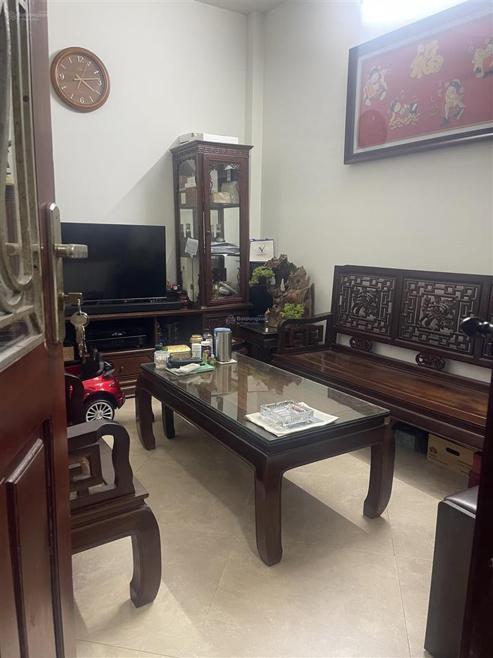 Bán nhà dân xây 33,6m2 phố phương mai  lương định của cách 10m ra oto tránh