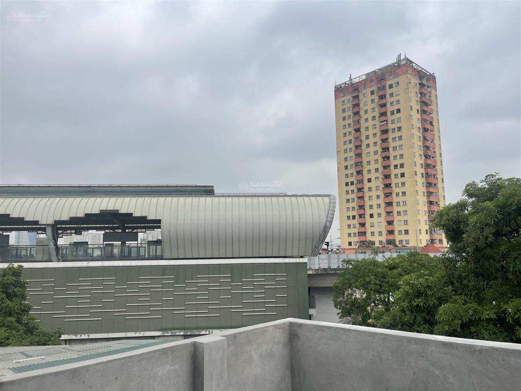 Bán nhà xây mới 5 tầng 38m2 gần phố 1 ngoặt ra oto đậu ngày đêm giá 6,8 tỷ