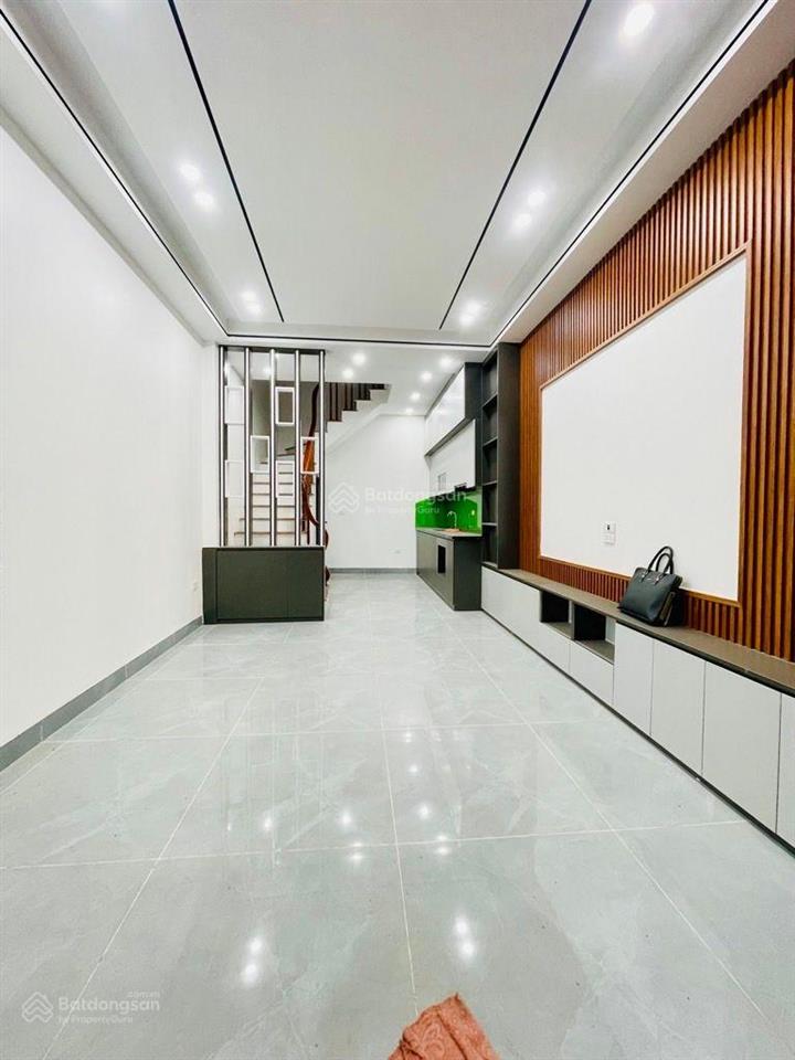 Bán nhà tôn thất tùng 38m2 xây mới 5 tầng ngõ thông gần phố giá 8,2 tỷ