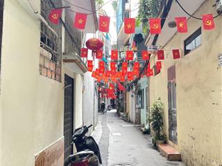 Bán nhà tôn thất tùng 38m2 xây mới 5 tầng ngõ thông gần phố giá 8,2 tỷ