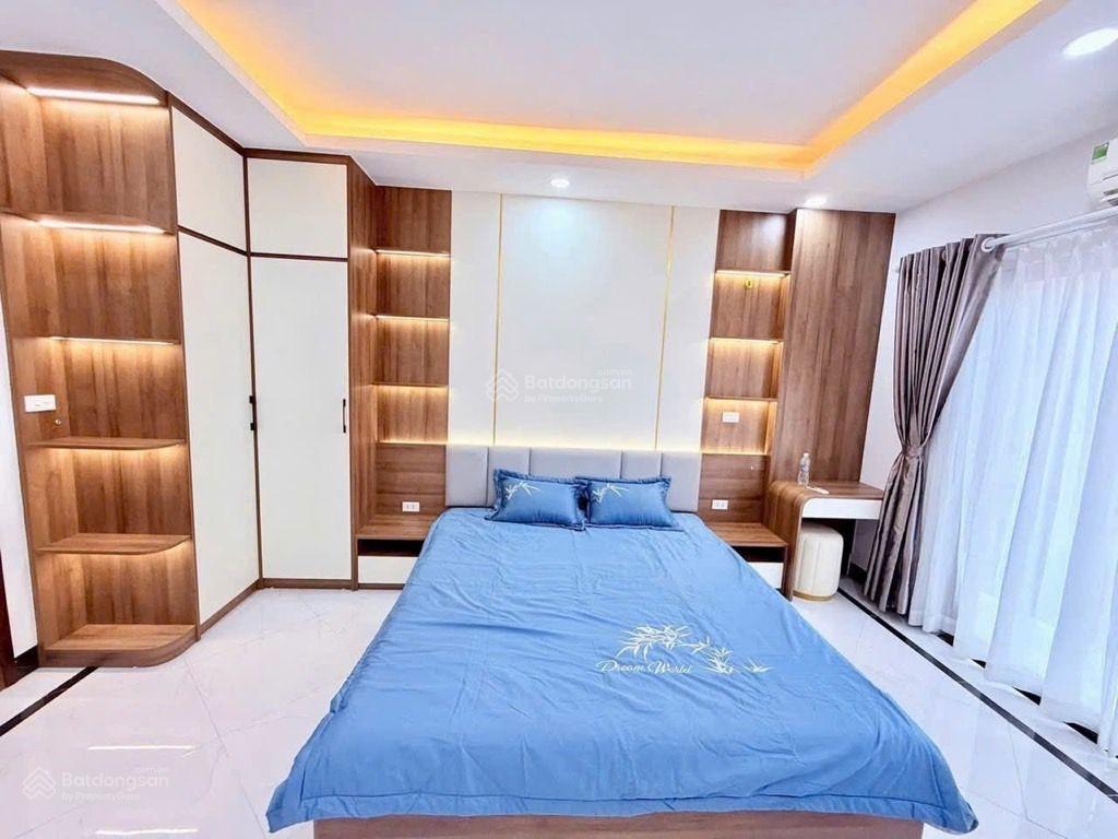 Bán nhà tôn thất tùng 38m2 xây mới 5 tầng ngõ thông gần phố giá 8,2 tỷ