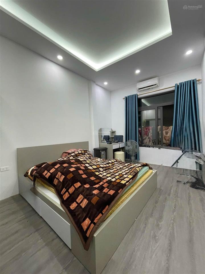Bán nhà phố thái thịnh dt 28m2 xây 4 tầng gõ thông gần phố giá 6,3 tỷ
