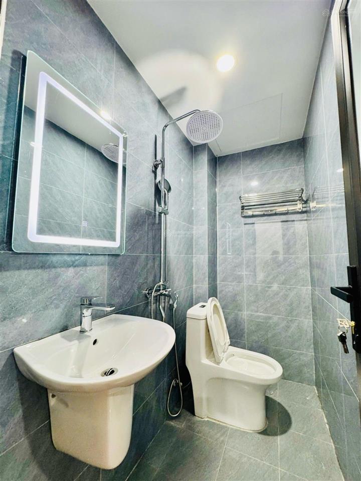 Bán nhà minh khai 25m2 xây 5 tầng gần oto đậu giá chỉ 5,4 tỷ
