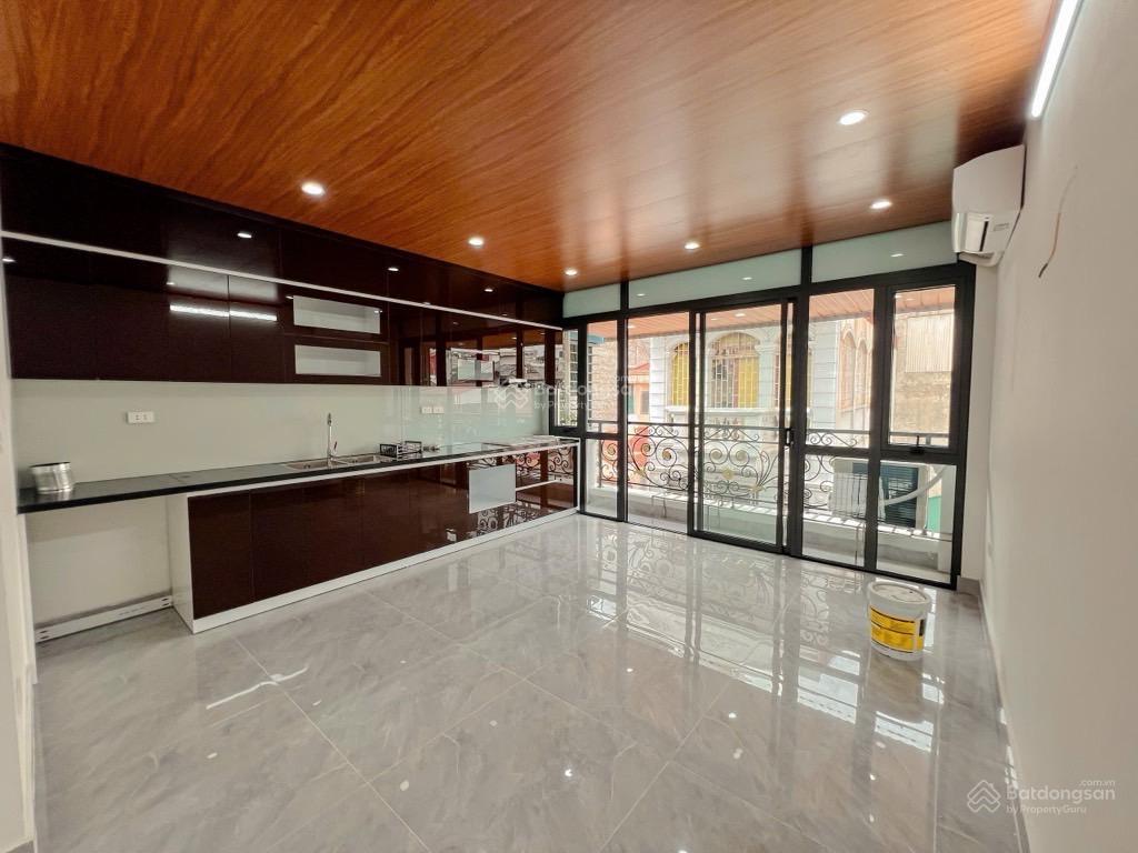 Bán nhà minh khai dt 50m2 xây 5 tầng thang máy ô tô đỗ cửa