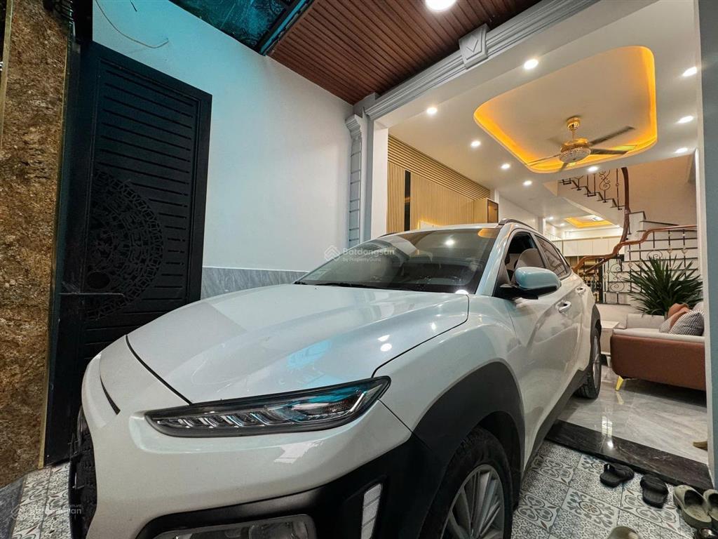 Bán nhà minh khai dt 50m2 xây 5 tầng thang máy ô tô đỗ cửa