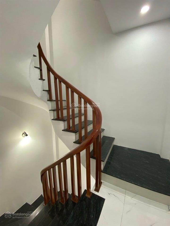 Bán nhà minh khai 5 tầng dt 35m2 gần phố giao thông thuận tiện giá 6,5 tỷ