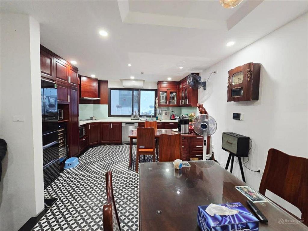 Bán nhà phân lô ô tô đỗ cửa, nhận 52m2 xây 5 tầng giá 25 tỷ