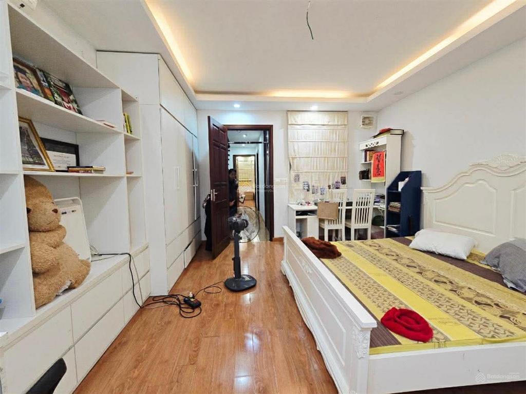 Bán nhà phân lô ô tô đỗ cửa, nhận 52m2 xây 5 tầng giá 25 tỷ